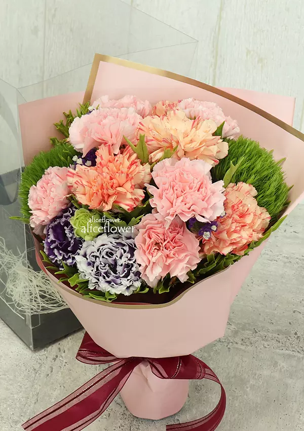 台北當日送花訂花,馨情禮讚康乃馨盒裝花