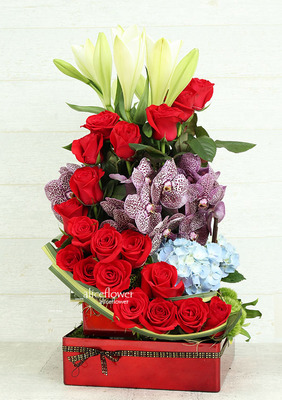 Midsummer Night´s Dream Flowers Arranged,Passionate Red Love