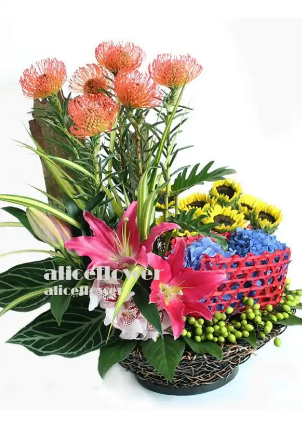 Autumn Flowers Arranged,Moon rising