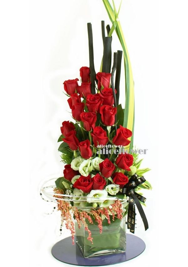 Midsummer Night´s Dream Flowers Arranged,Red Love