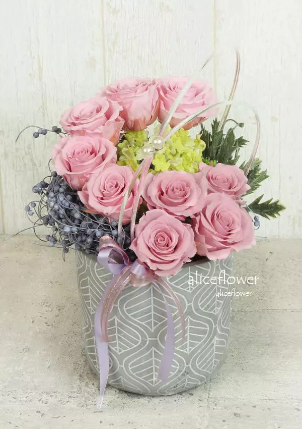 @[Birthday arranged flowers],Only Love Forever Roses