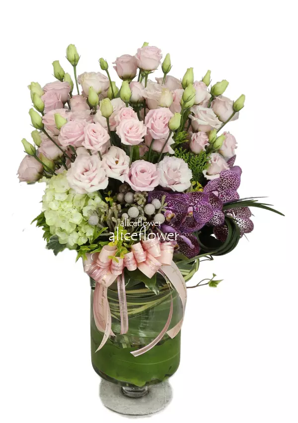 @[Spring Bouquets in Vase],Pink Sapphire