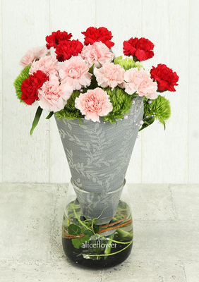 Bouquet in Vase,Praise benevolence