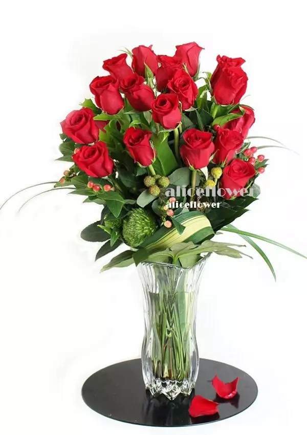 七夕情人花束進口玫瑰,愛的印記紅玫瑰瓶裝花