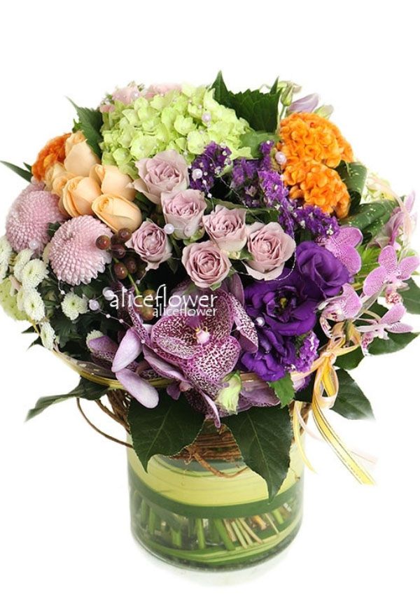 Bouquet in Vase,Seasonal Flower Clusters