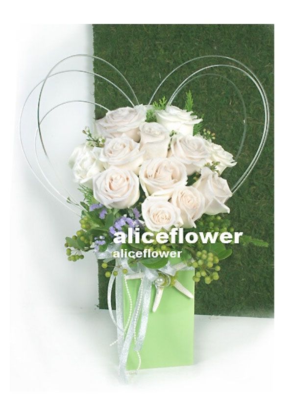 Floral Arranged,White arranged in love