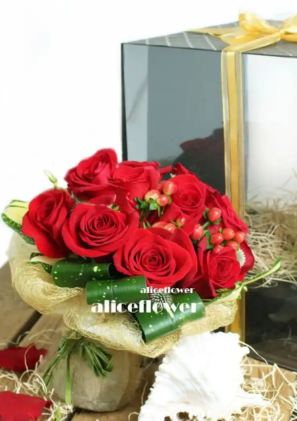 @[Rose Bouquet],Boundless Love Red Roses Gift