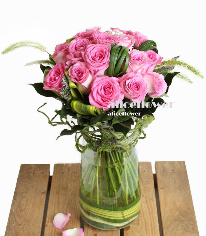 White Valentine Bouquet Vase,Butterfly Pink roses