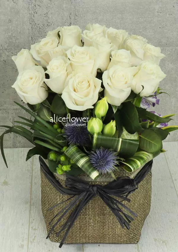 @[Imported Rose Arranged],Milky Way White Roses