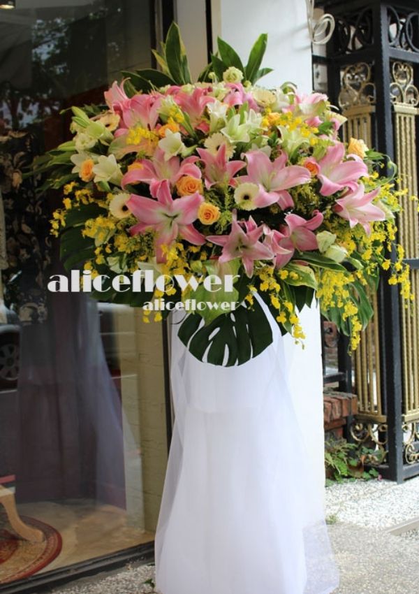 Opening flower baskets,Best Wish Standing Spray