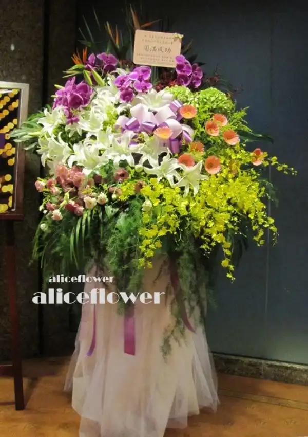 Standing Spray-Standing Spray,Alice florist Taipei, TAiwan..