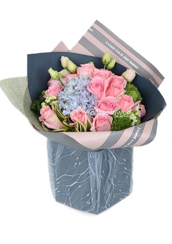 Bouquet in a Vox,Beautiful Paris Pink Roses
