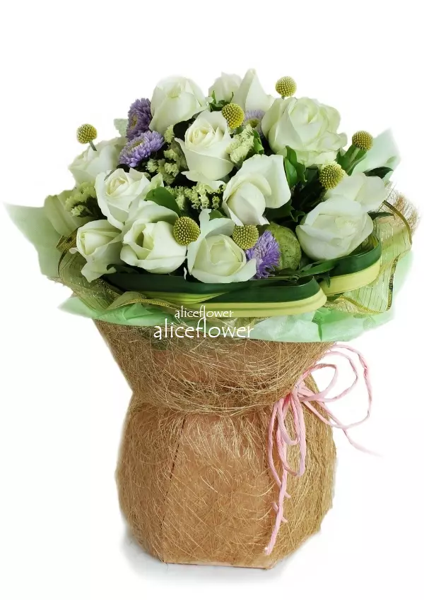 Valentine Bouquet-Sweetheart Erica-Taipei Alice Flowers