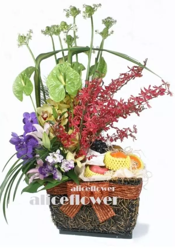 @[X´mas Hamper Basket],Delight fruit basket