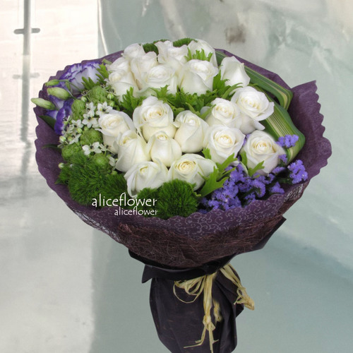 黑曜星動白玫瑰花束